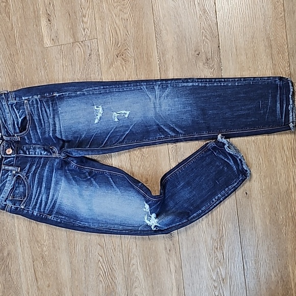 American Eagle Tomgirl Super Stretch Distressed Dark Wash Button Fly Jean - Picture 1 of 16
